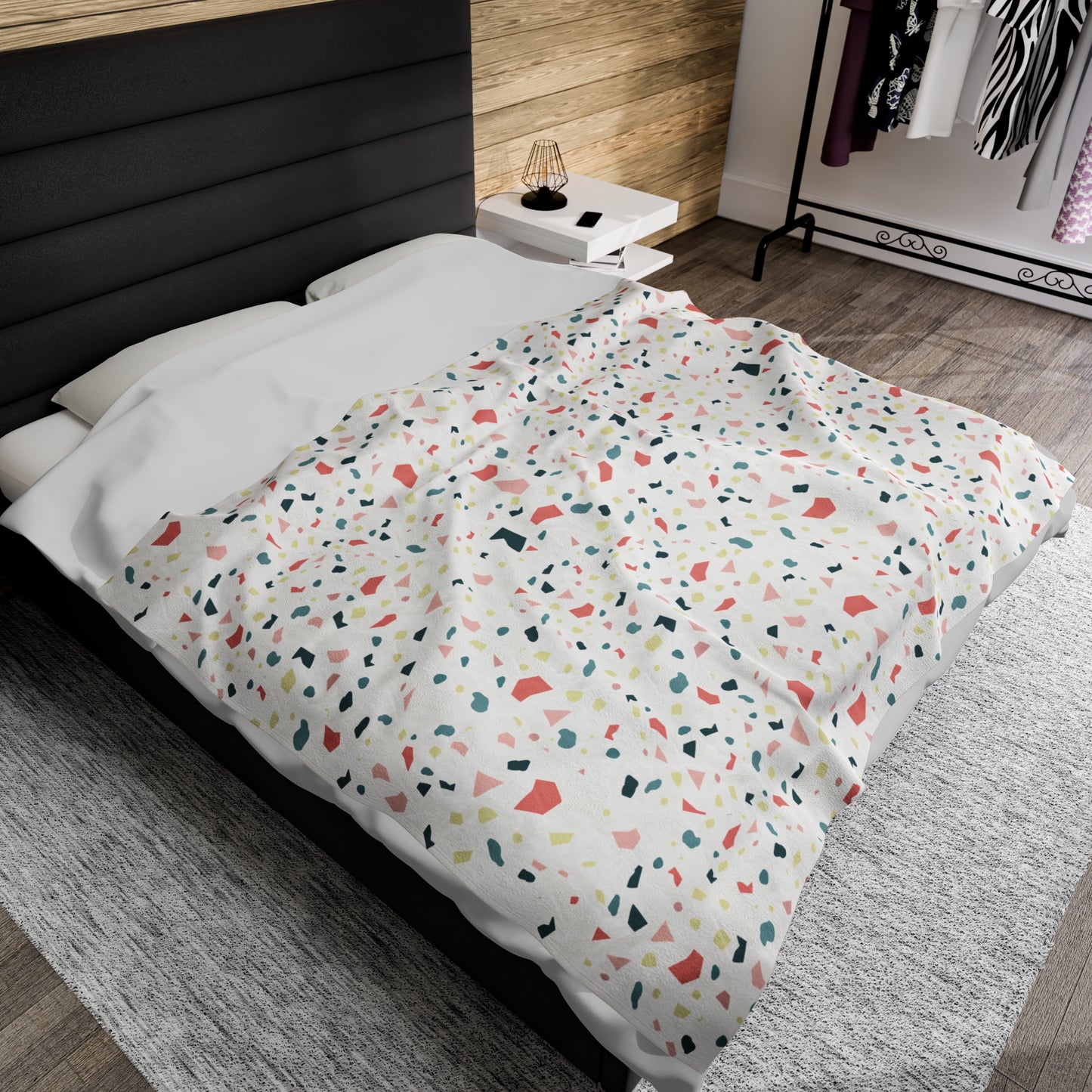 Dots Velveteen Plush Blanket